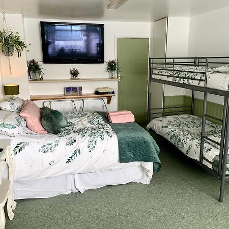 Barrs Court Beds Bed and Breakfast Warmley Buitenkant foto
