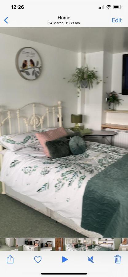 Barrs Court Beds Bed and Breakfast Warmley Buitenkant foto