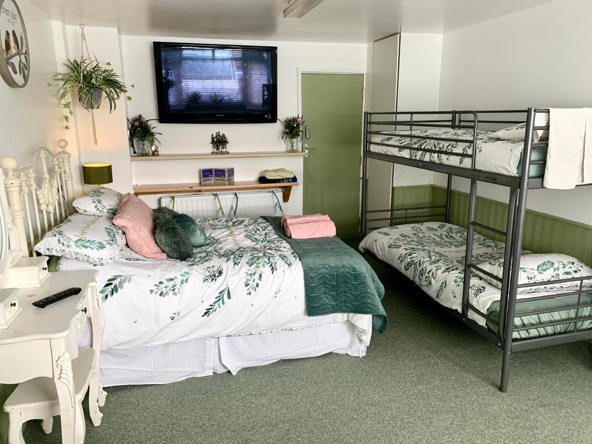 Barrs Court Beds Bed and Breakfast Warmley Buitenkant foto