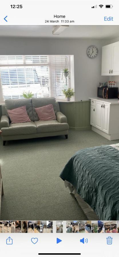 Barrs Court Beds Bed and Breakfast Warmley Buitenkant foto