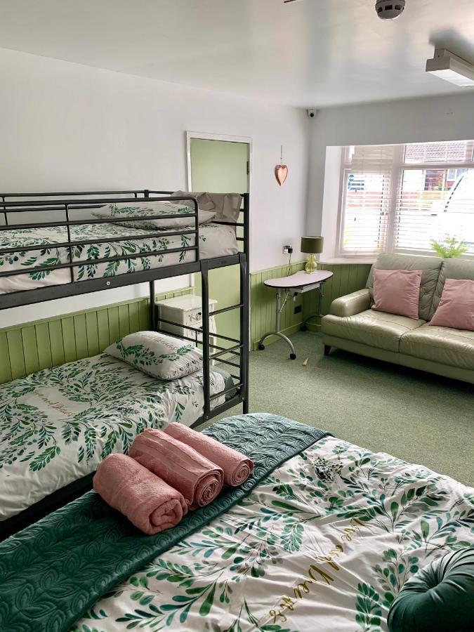 Barrs Court Beds Bed and Breakfast Warmley Buitenkant foto